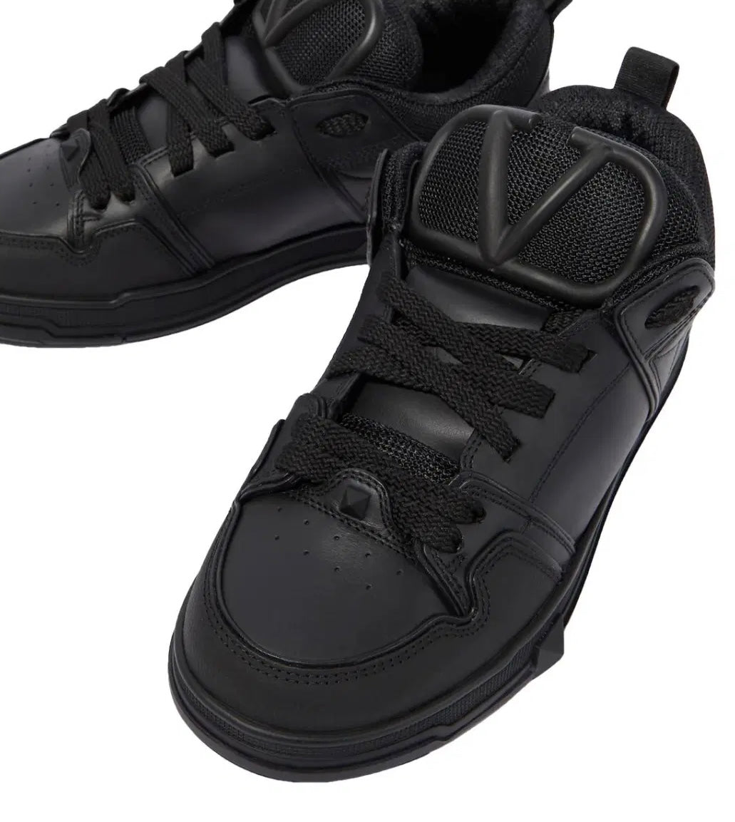 Valentino Open Skate - Full Black